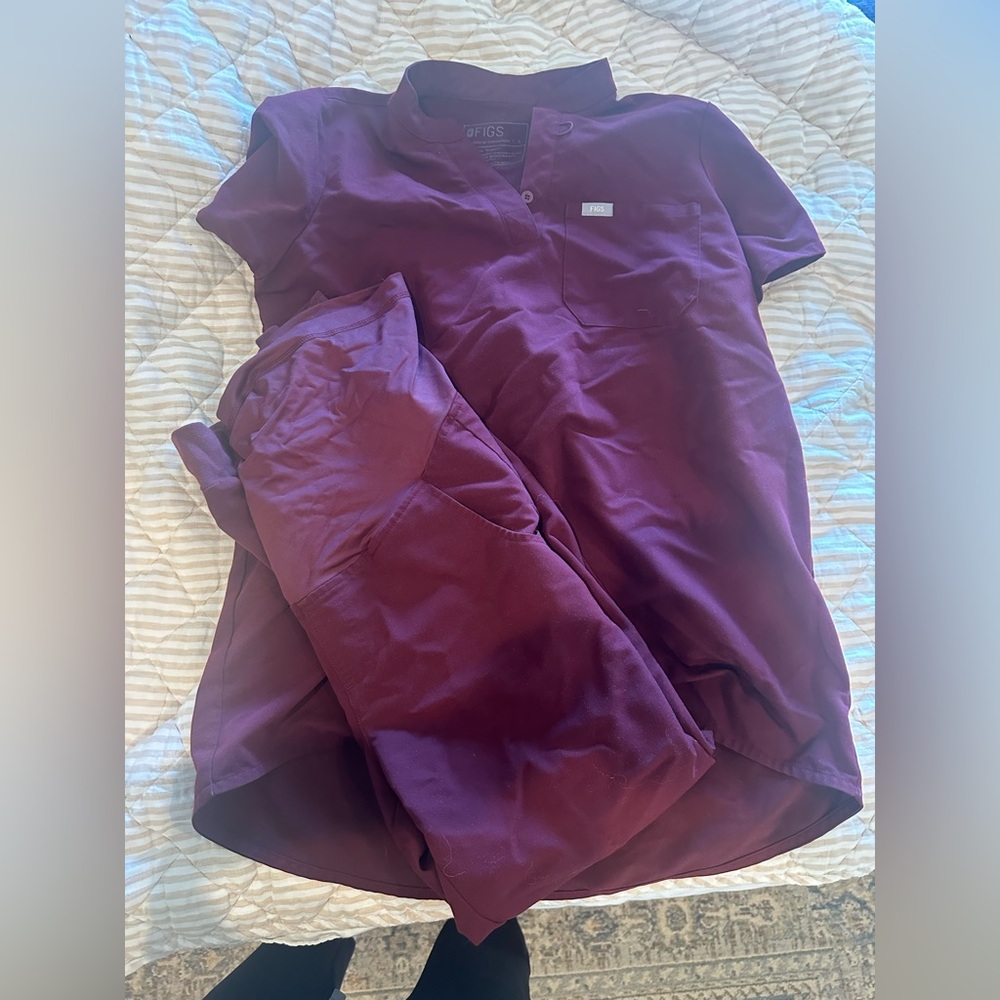 Figs maternity Burgundy Scrub set
